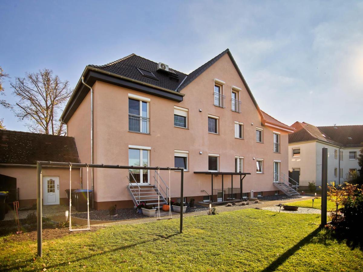 Gaeste- Und Ferienwohnung In Der Sportstadt Riesa Exterior foto