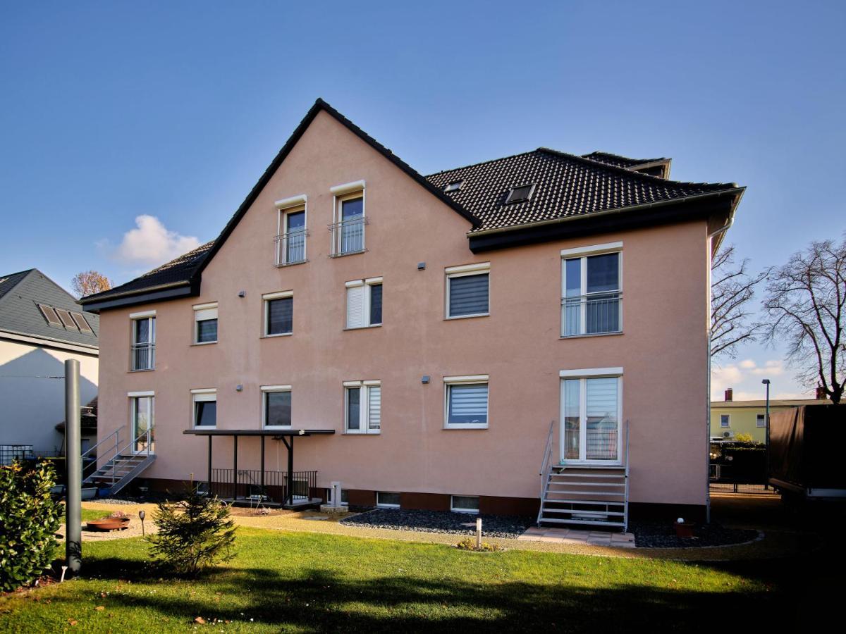 Gaeste- Und Ferienwohnung In Der Sportstadt Riesa Exterior foto